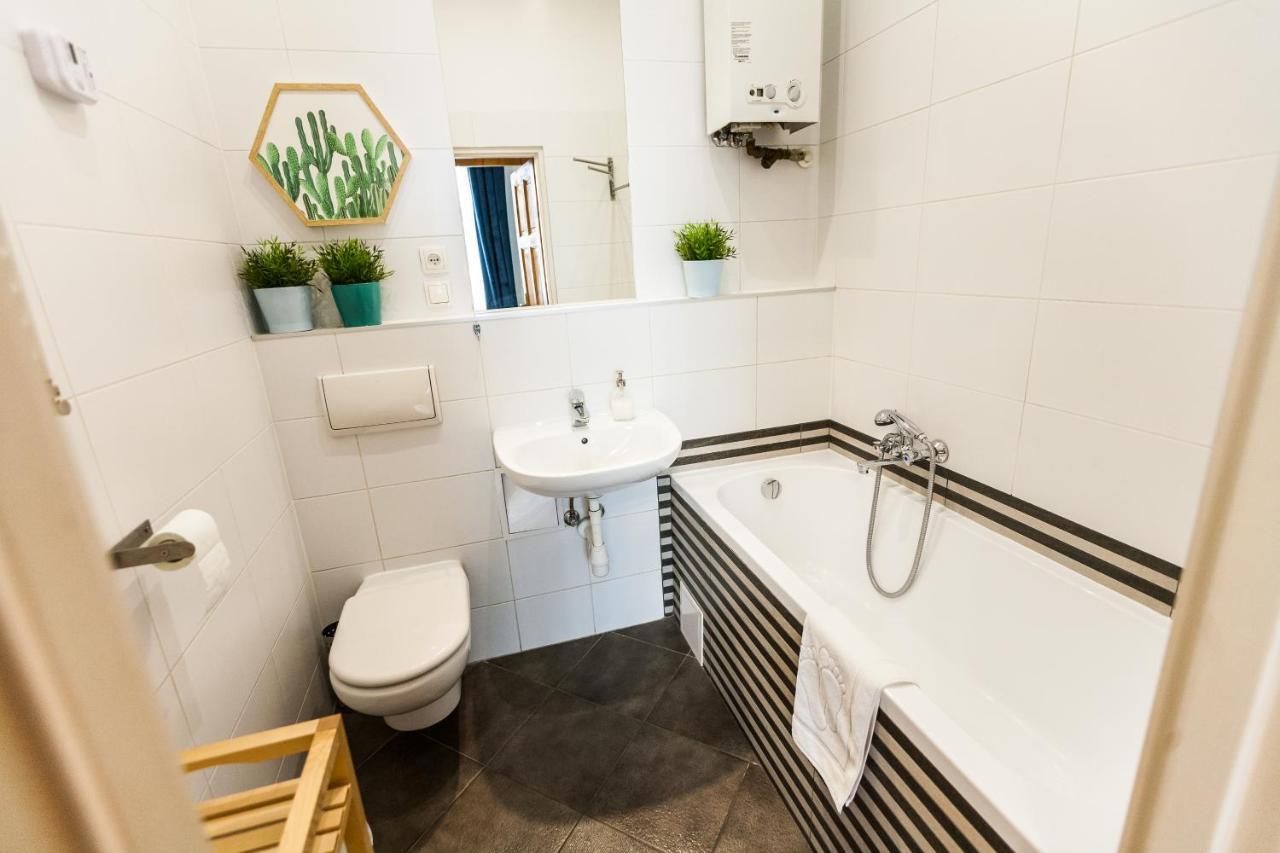 Vintage Szpitalna Apartment Красков Екстериор снимка